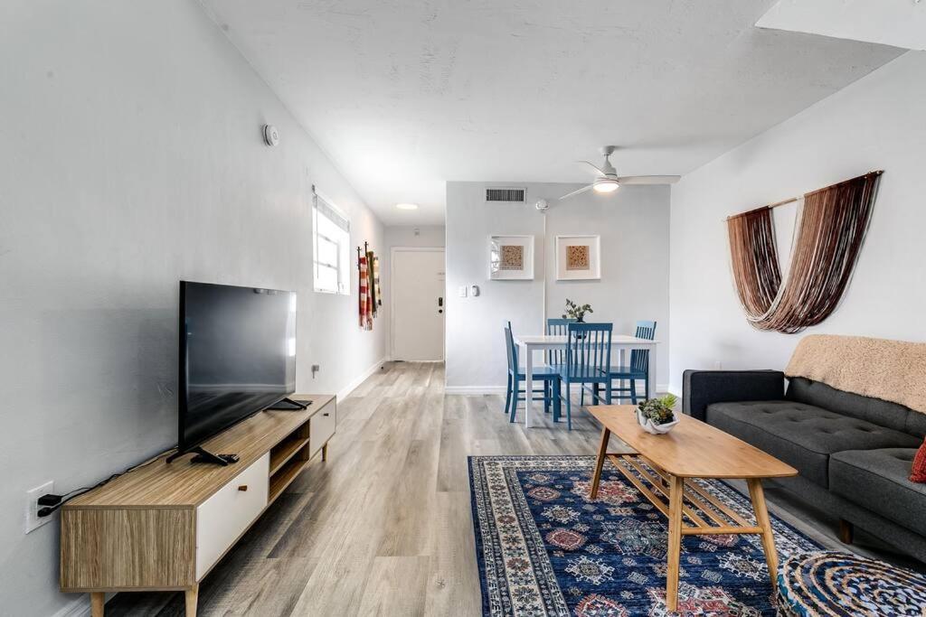 Apartment Mia Airport 1b With Desk Virg 9